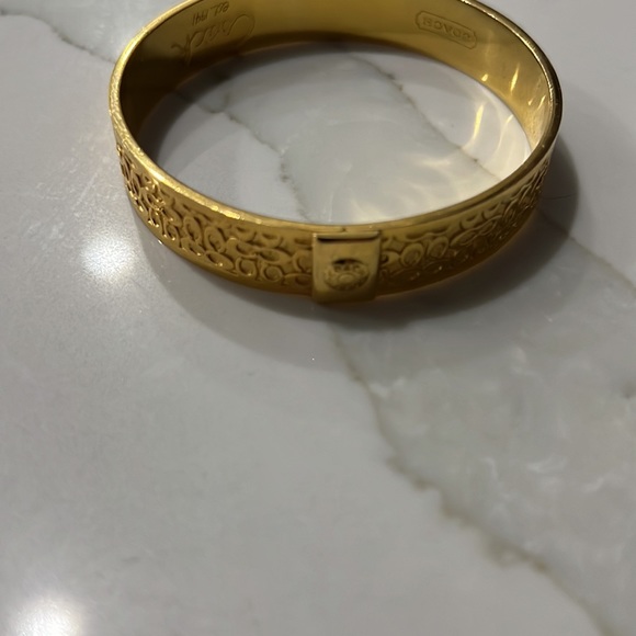 💐💐 Coach brass/gold color bangle 💐💐 - Picture 6 of 6